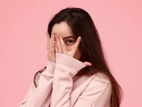 Стыд: почему он самый тяжёлый и как с ним работать
